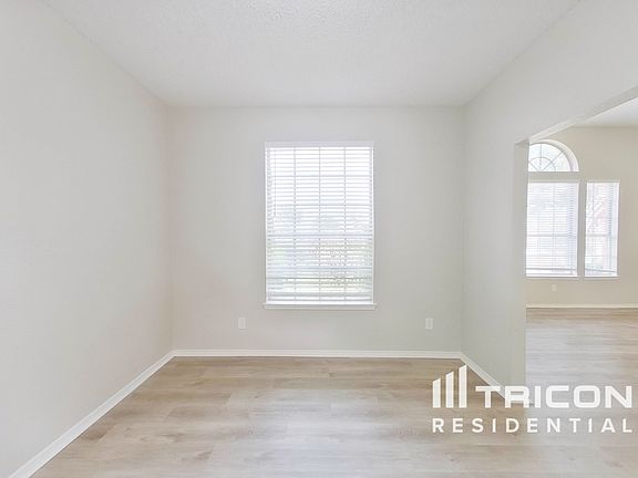 3rd image of 589 Continental Dr