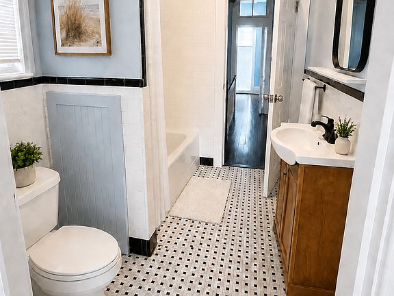 5th image of 319 W 33rd St #B