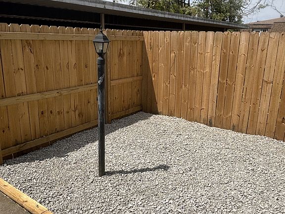 2nd image of 9133 Cedarpark Ln #B