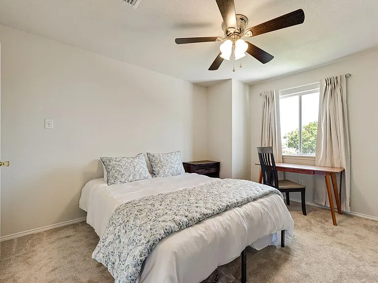 1421 Laurel Hall Ln — Photo 16