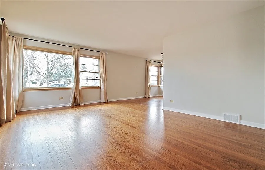 3 bed, $3,400 — Photo 2