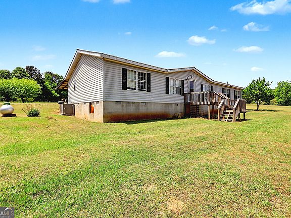 2nd image of 384 Colwell Rd