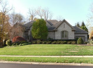 1511 Country Wood Dr, Dayton, OH 45440
