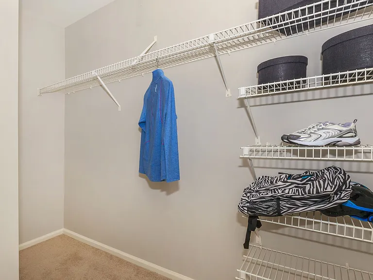 Lakeshore Apartments — Photo 49