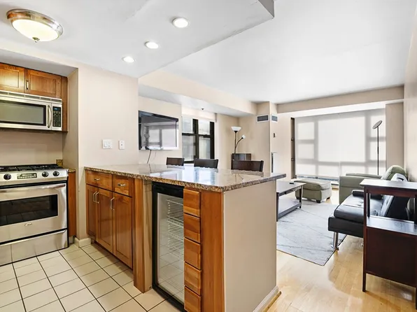 170 Tremont St APT 1406, Boston, MA 02111