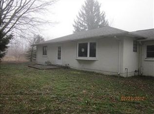 2718 Coloma Rd, Benton Harbor, MI 49022