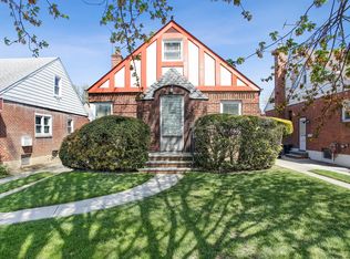 6723 183rd St, Fresh Meadows, NY 11365