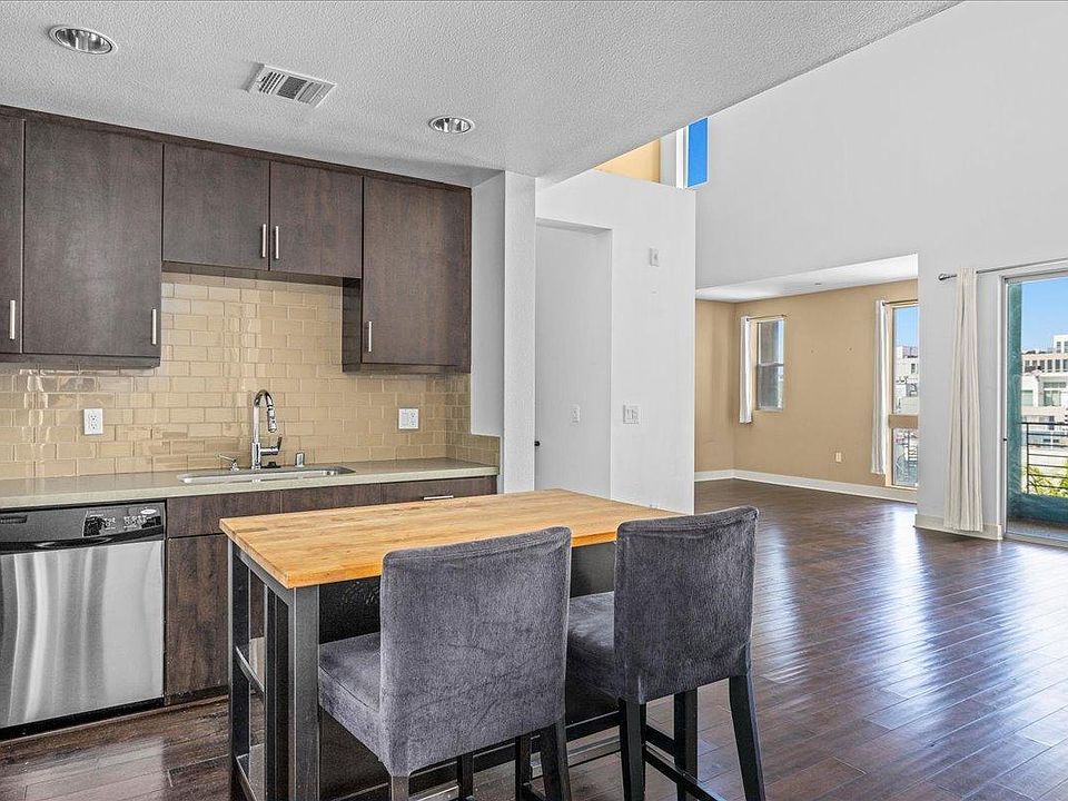 1st image of 4211 Redwood Ave Unit 404