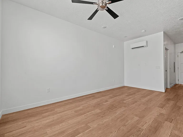 SevenO2 Main Apartments — Photo 95