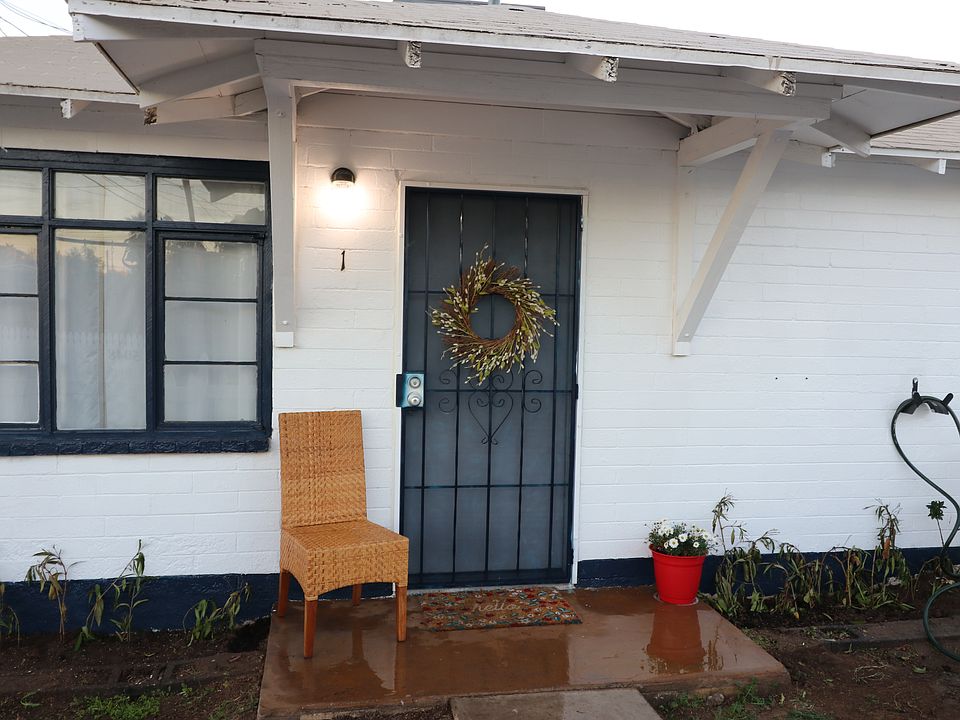 Welcome to the front door of this lovely little house.