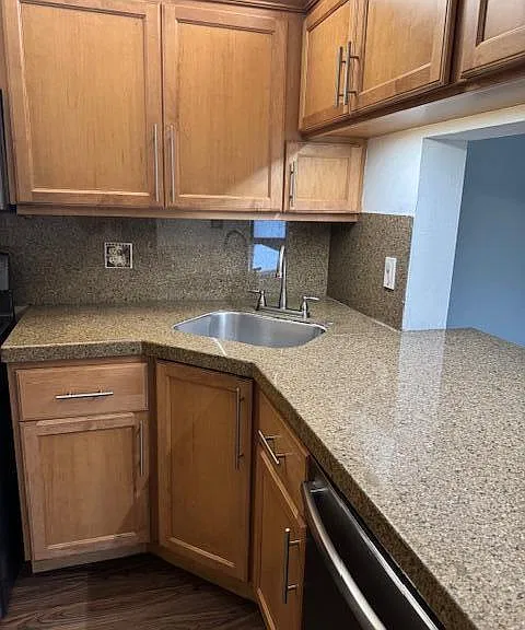 712 Sunny Pine Way — Photo 7