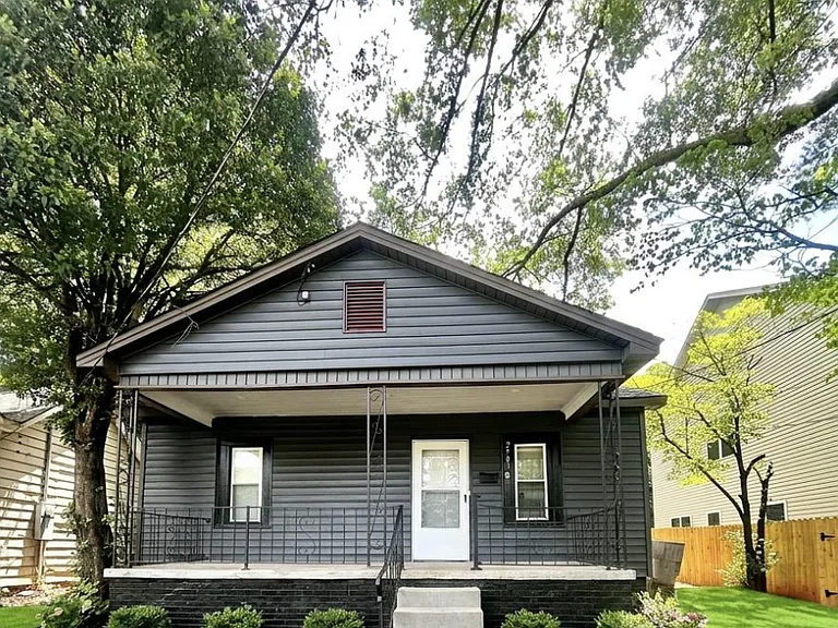 2501 Booker Ave — Photo 3