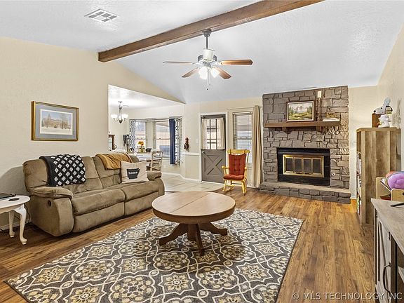 2nd image of 1509 W Orlando Pl