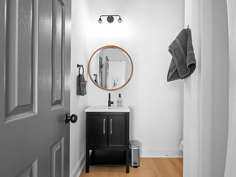 604 Julian St NW — Photo 47