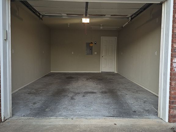 3rd image of 510 W Delaware St #510