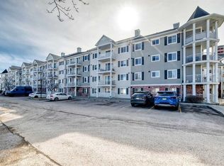 31 W Country Village Mnr NE #4410, Calgary, AB T3K 0T3