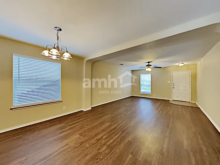 455 Dolly Dr — Photo 11