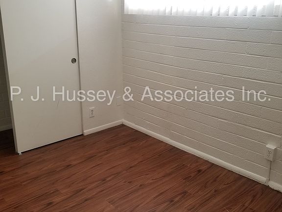 4th image of 6802 W Glendale Ave Unit 9