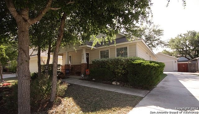 1st image of 418 Willow Grove Dr