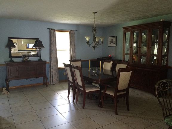 3rd image of 134 Summer Ln