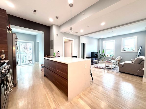 1693 Beacon St APT 3