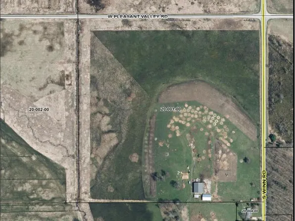 9000 S Winn Rd, Shepherd, MI 48883