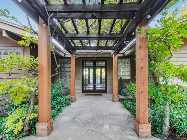 28 Meadow Rd, Woodside, CA 94062