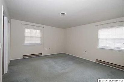 5th image of 28 Bowie Dr