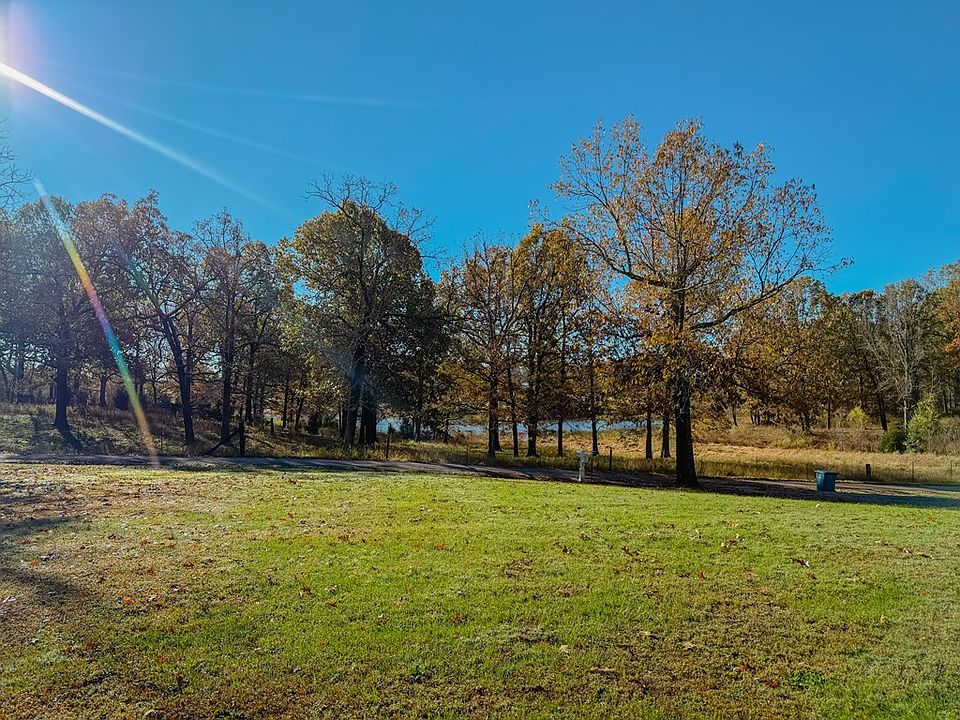 2nd image of 303 Lake Dr