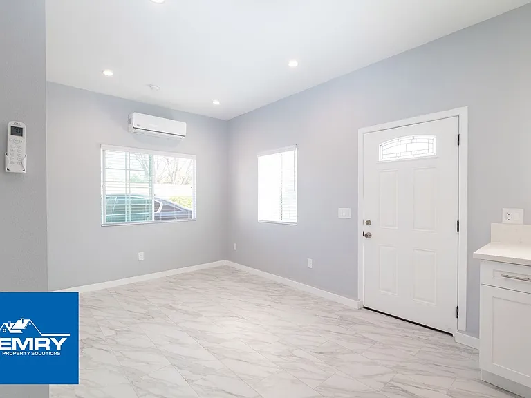 10624 Swinton Ave — Photo 7