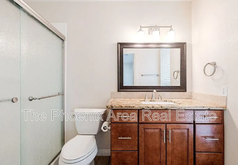 3231 N Woodburne Dr — Photo 24