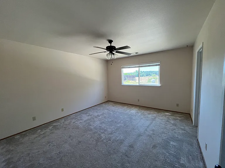 8664 Deschutes Rd — Photo 9