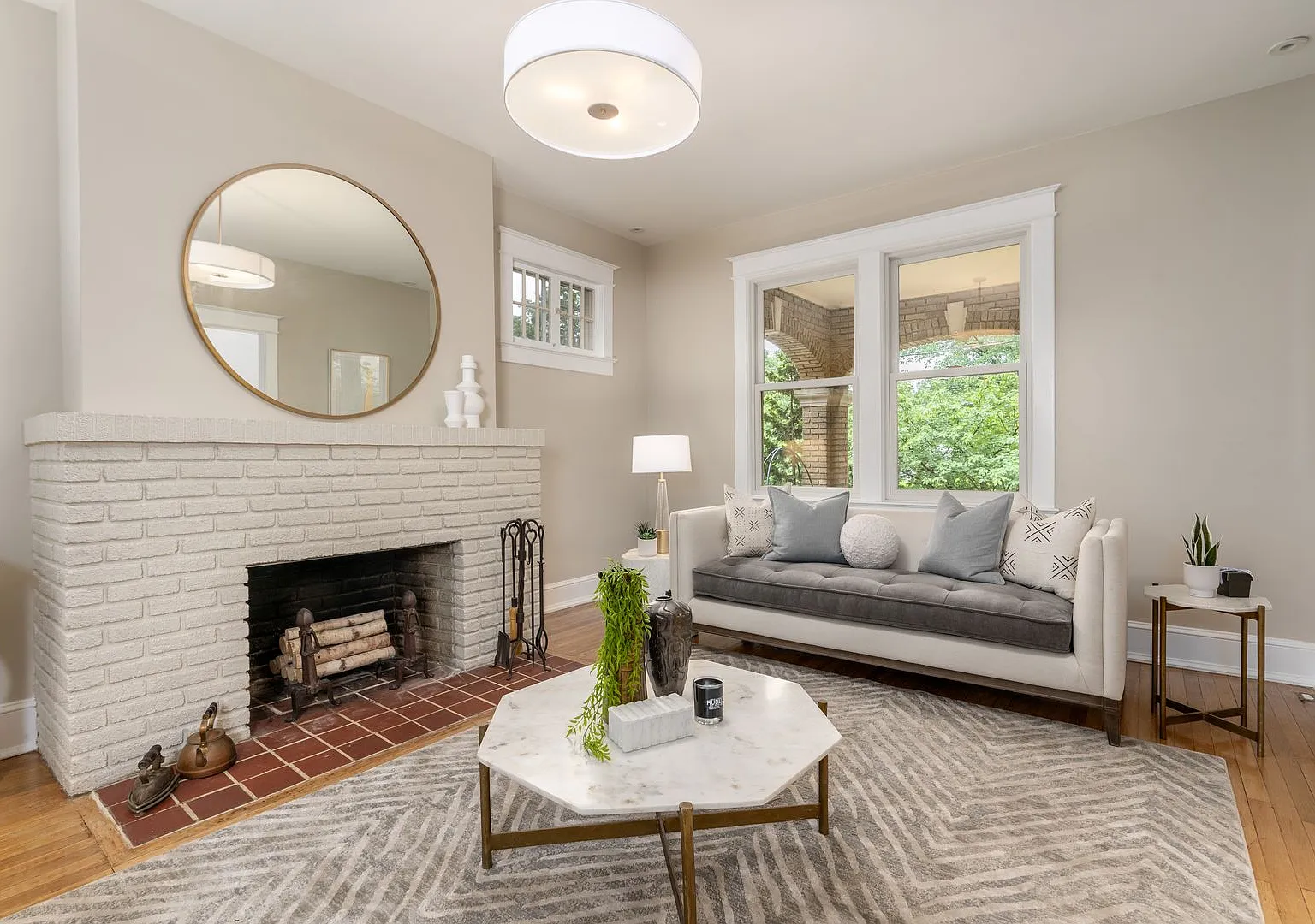 Charming Townhome | 5 Bed | 3.5 Bath | 3,300 Sf | Covered Front Porch & Large Fenced-In Backyard ... — Photo 3