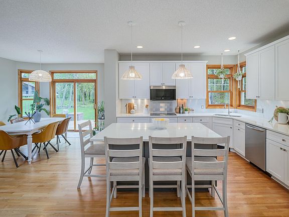 5th image of 9086 Wildwood Cir