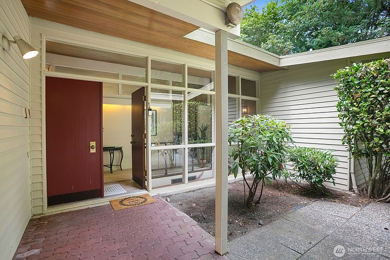 5th image of 11880 NE 36th Place
