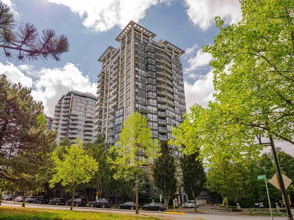 10899 University Dr #501, Surrey, BC V3T 5V2