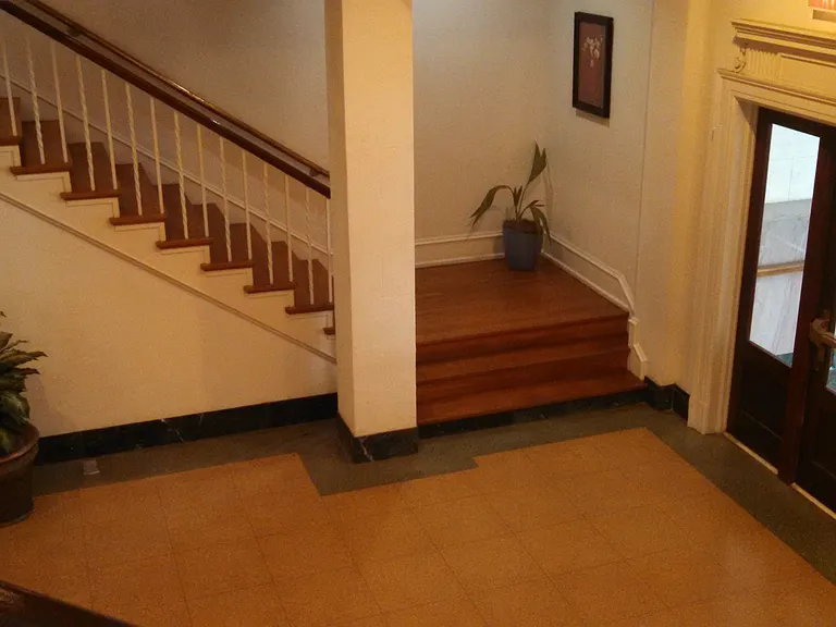 The Uptown Lofts — Photo 16