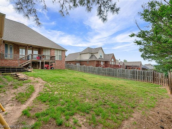 5th image of 2200 Parkridge Dr