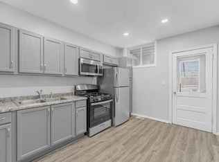 3408 W Carroll Ave #2W, Chicago, IL 60624