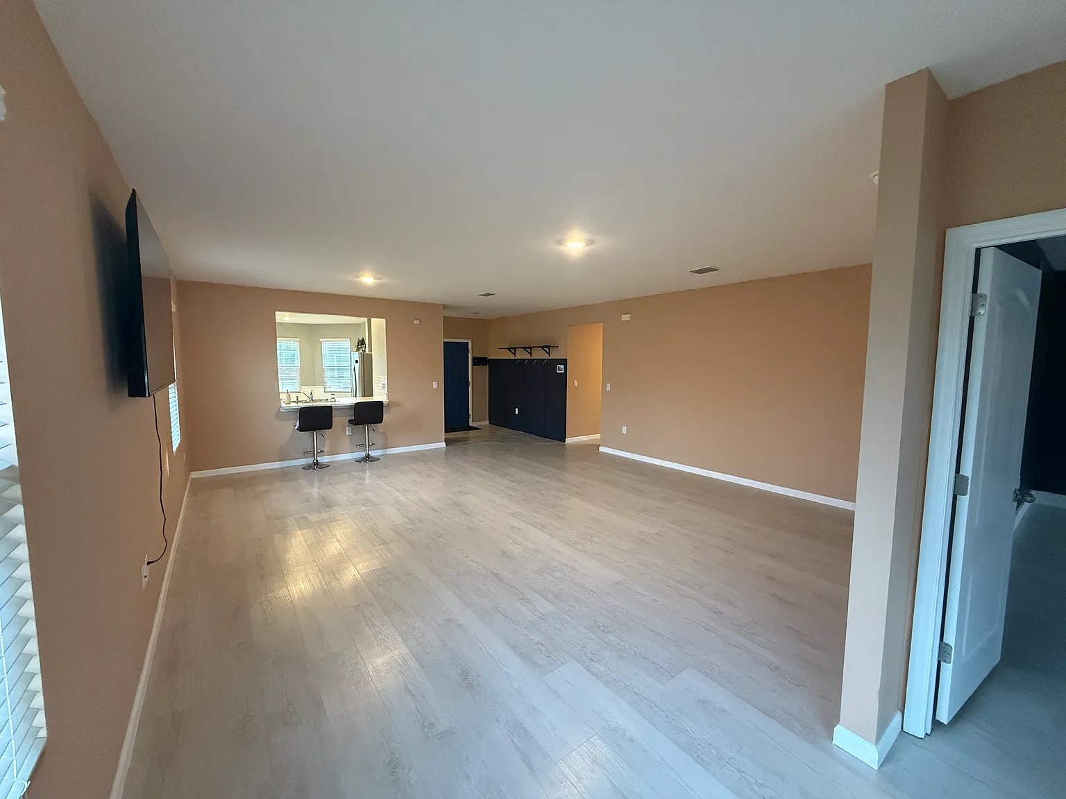 3 bed, 1753 sqft, $2,500 — Photo 4