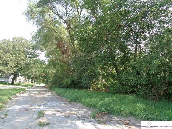 3rd image of 1320 Main St