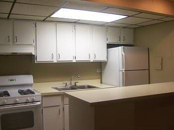 2nd image of 663 W Melrose St APT A1