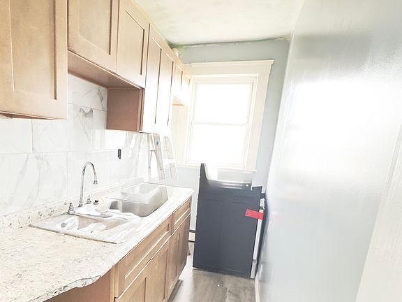 2nd image of 2-4 Grainger St #1
