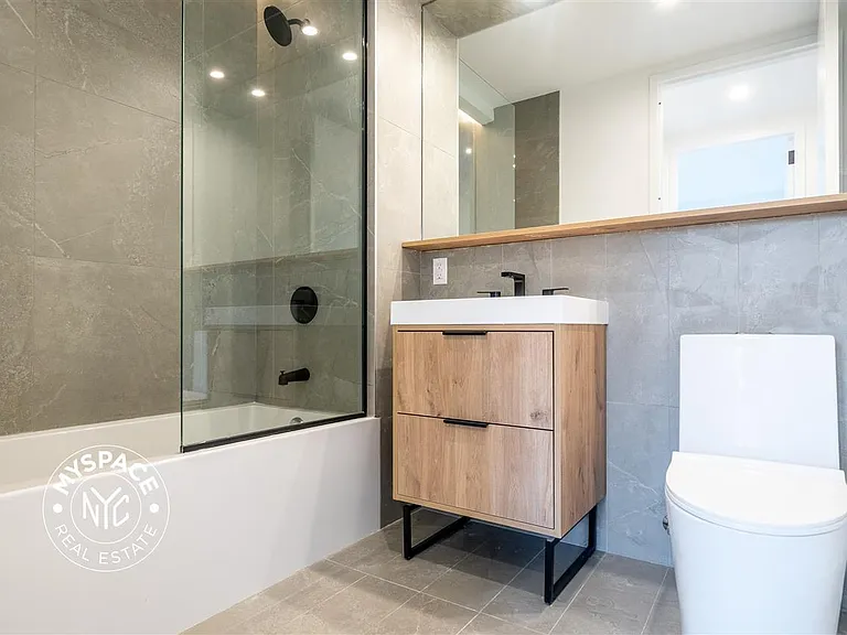 650 Madison St #3F — Photo 6