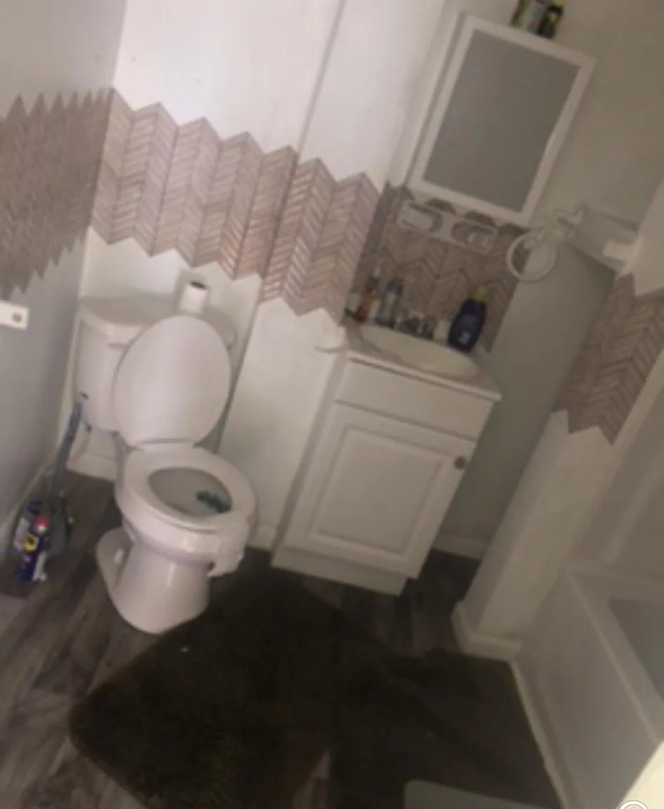3 bed, 996 sqft, $1,300 — Photo 3