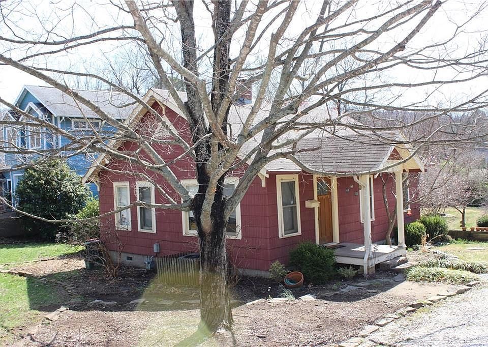 1st image of 720 N Olive Ave