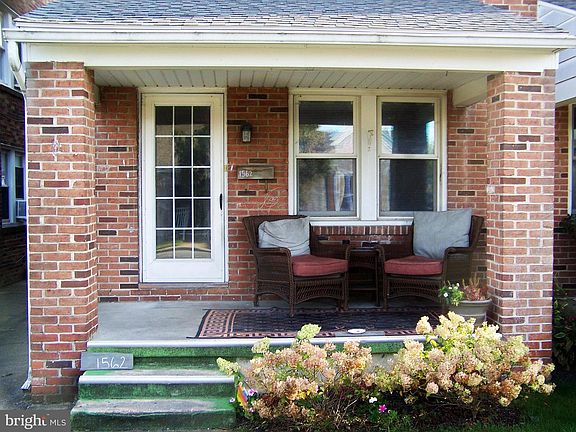 4th image of 1562 Filbert St