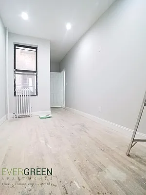 Rented by Evergreen Apartments BK | media 4