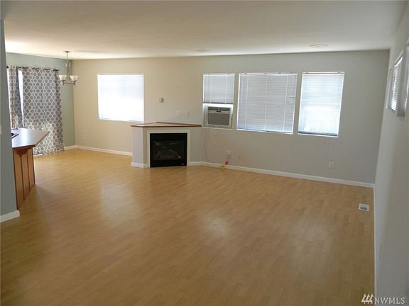 4th image of 1112 1114 Park Ave