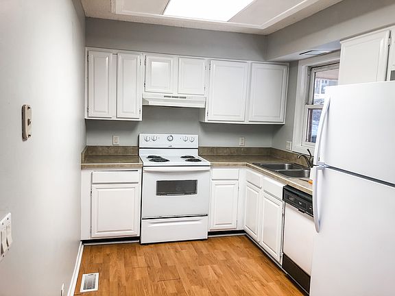 3rd image of 19 S Badalona Hot Springs Vlg